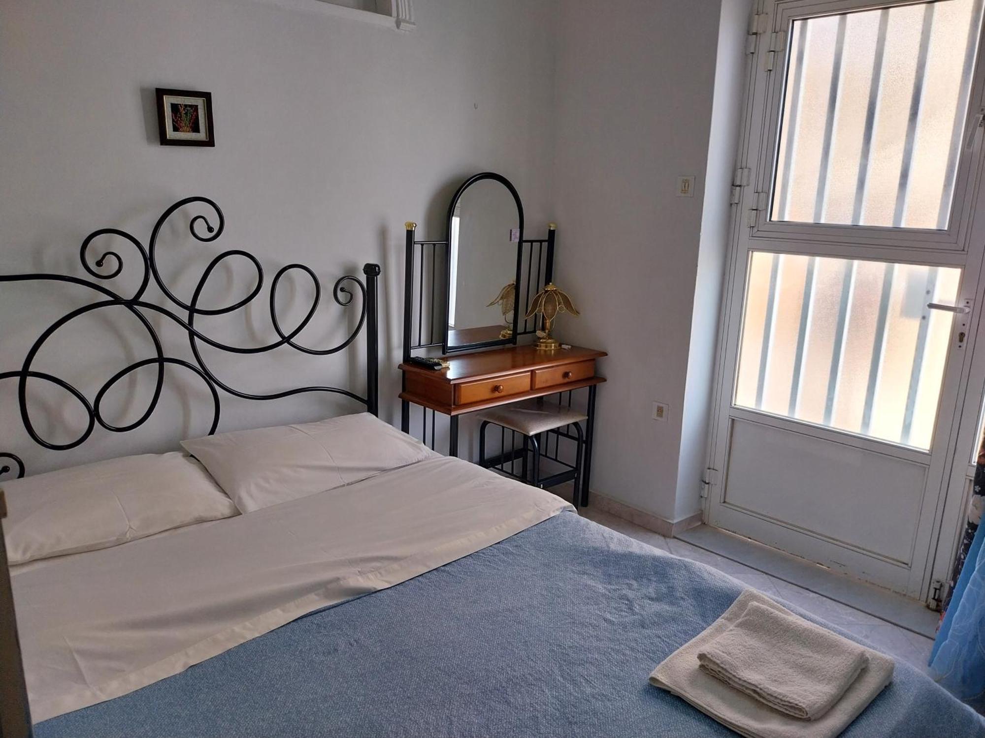 Hermoupoli Rooms Bagian luar foto